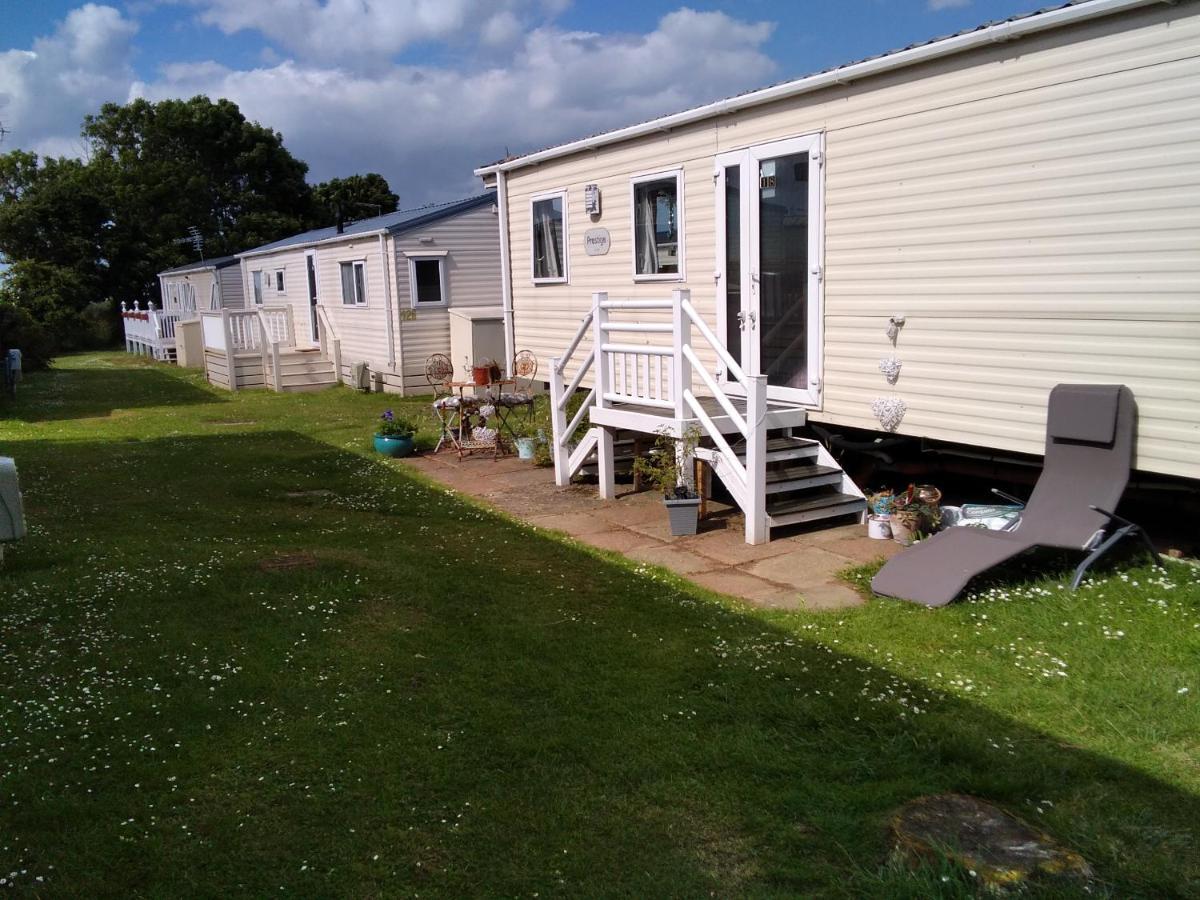 Private Caravan Situated At Parkdean Holiday Resort St Margaret'S At Cliffe Number 18 Ngoại thất bức ảnh